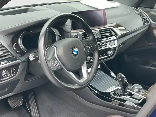 BMW X3 view 10
