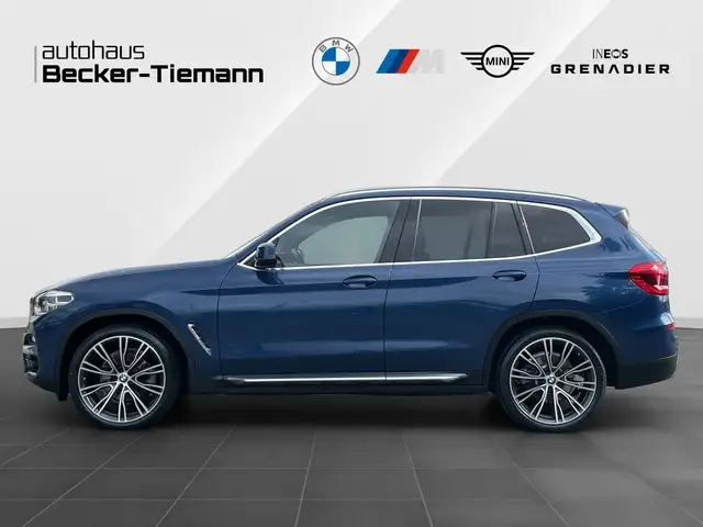 BMW X3 view 3
