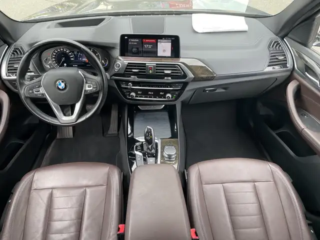 BMW X3 view 9