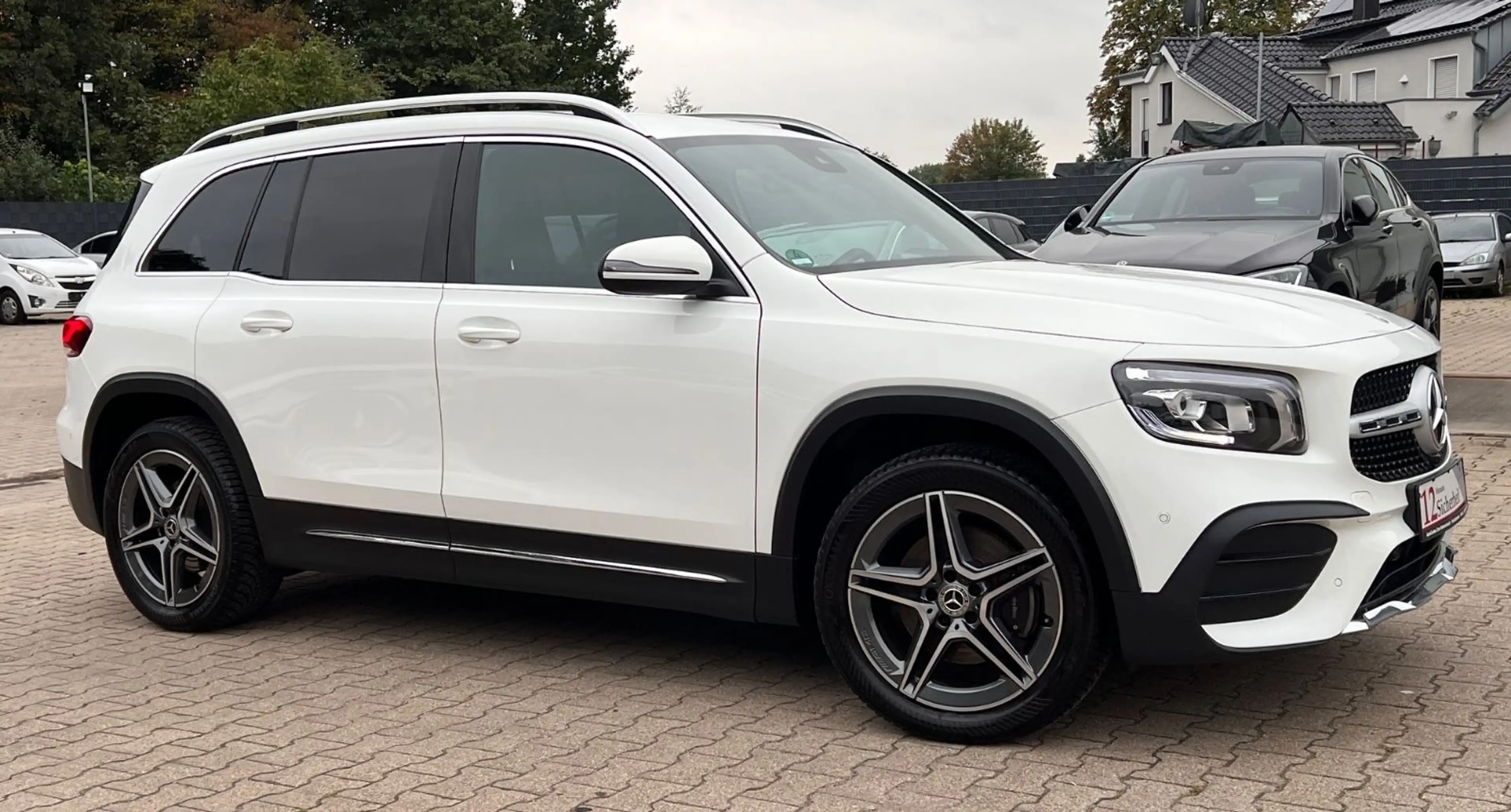 Mercedes-Benz GLB 200 d AMG LINE 8G-DCT-7*SITZER-LEDER-R.CAM- — photo 7
