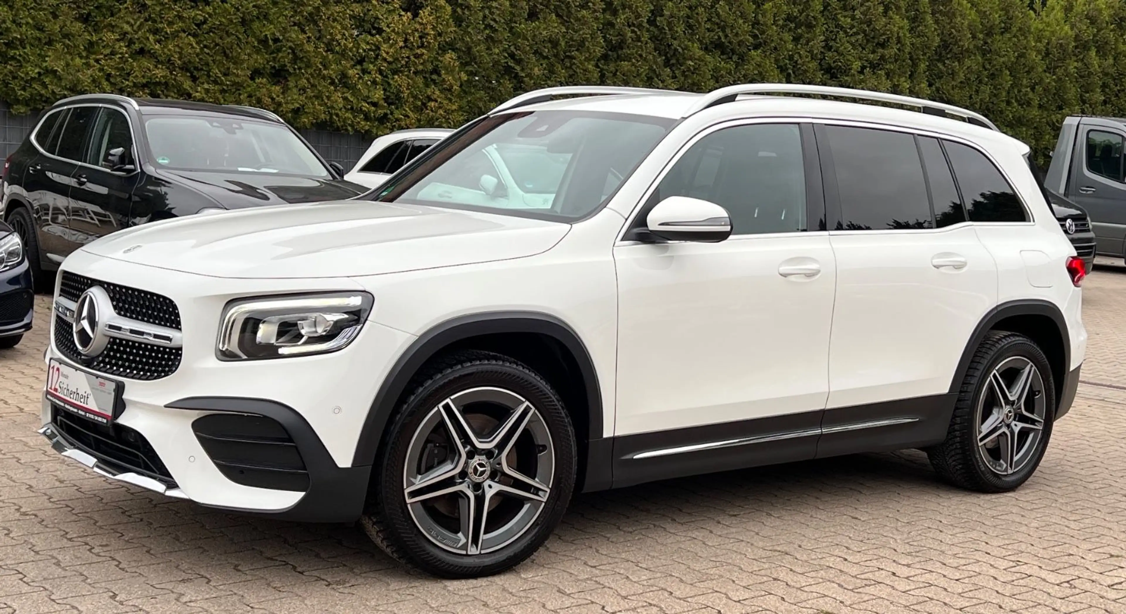 Mercedes-Benz GLB 200 d AMG LINE 8G-DCT-7*SITZER-LEDER-R.CAM- — photo 2