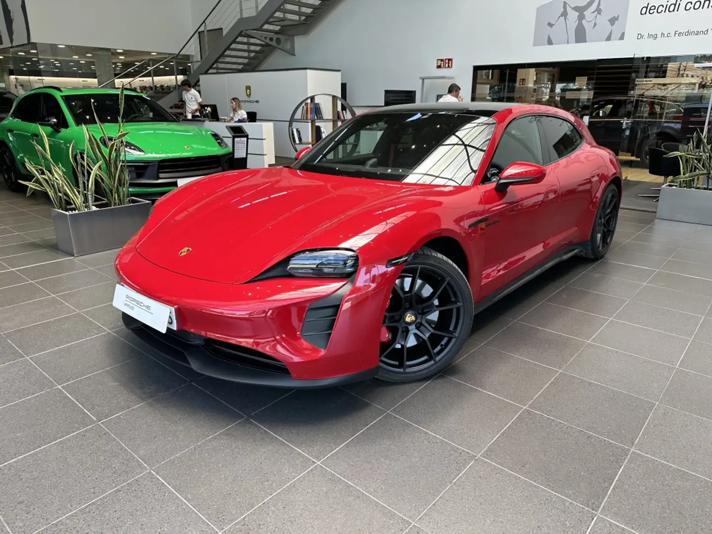 Porsche Taycan GTS Sport Turismo Rood - 1