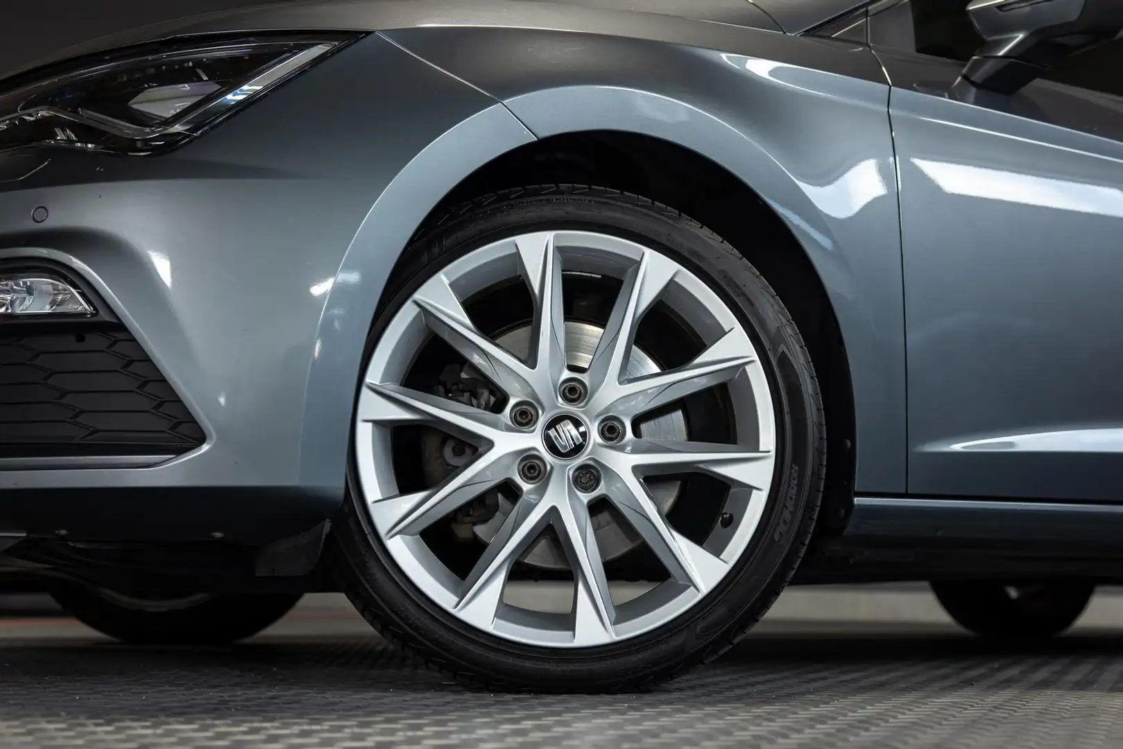 SEAT Leon 1.8 TSI FR PDC LED SHZ PANO SOUND *EXPORT Szary - 2