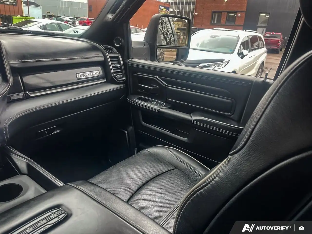 RAM 2500 снимка RAM 2500