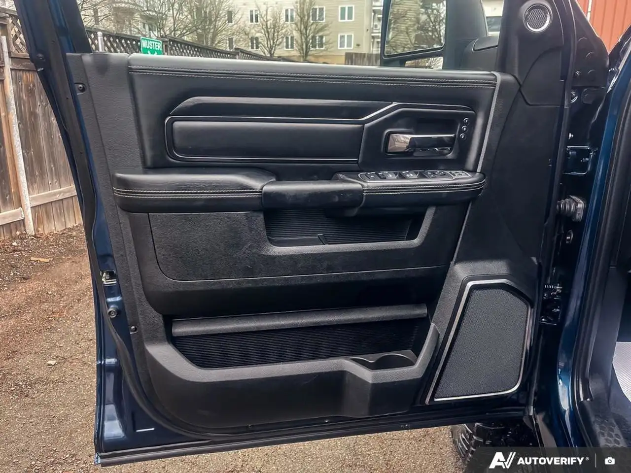 RAM 2500 снимка RAM 2500