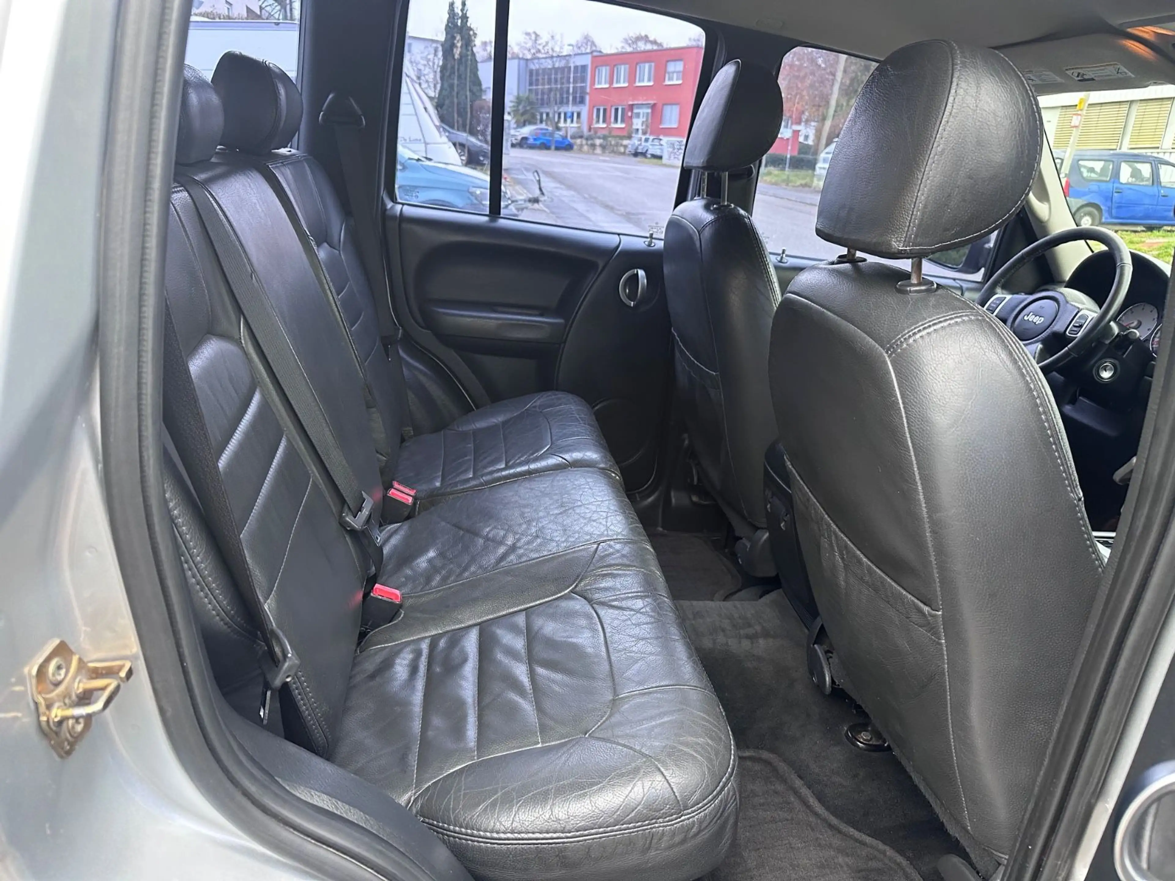 Jeep Cherokee Limited 3.7 Auto. — photo 10
