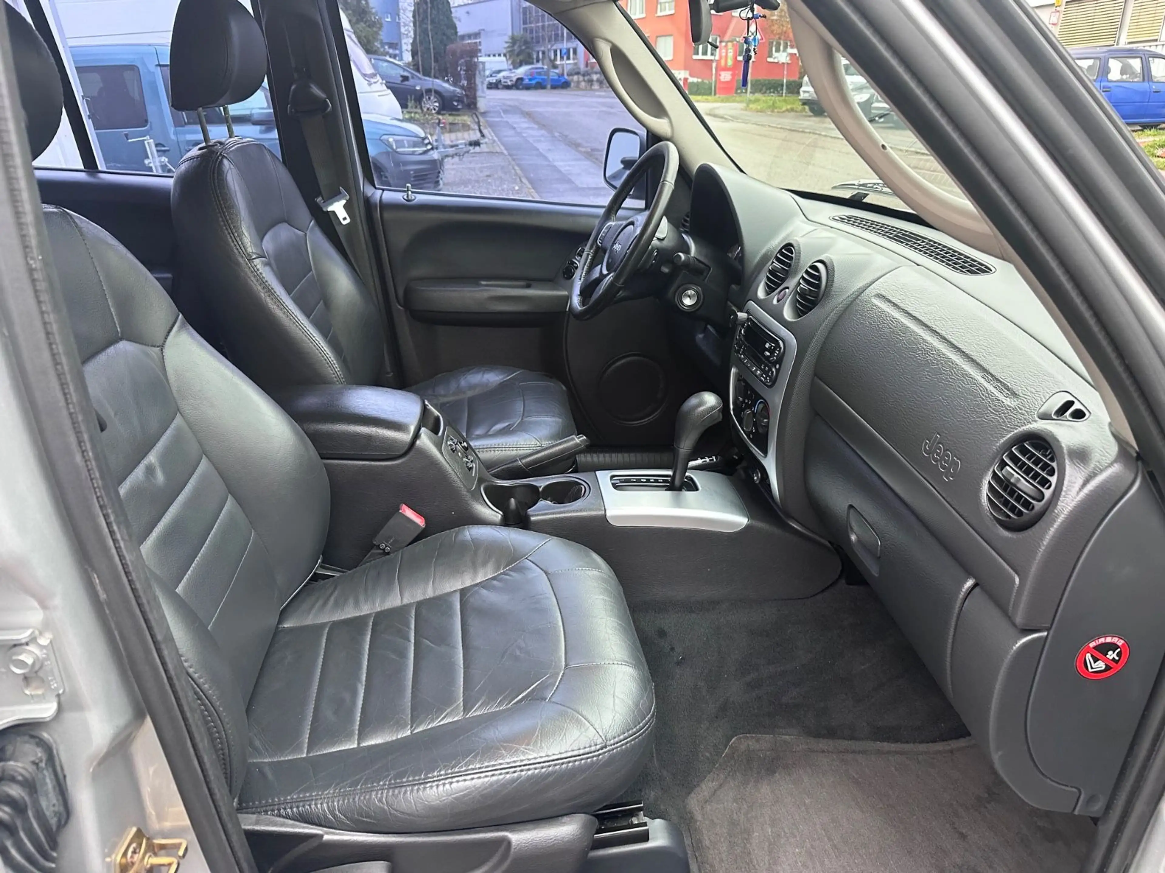 Jeep Cherokee Limited 3.7 Auto. — photo 9