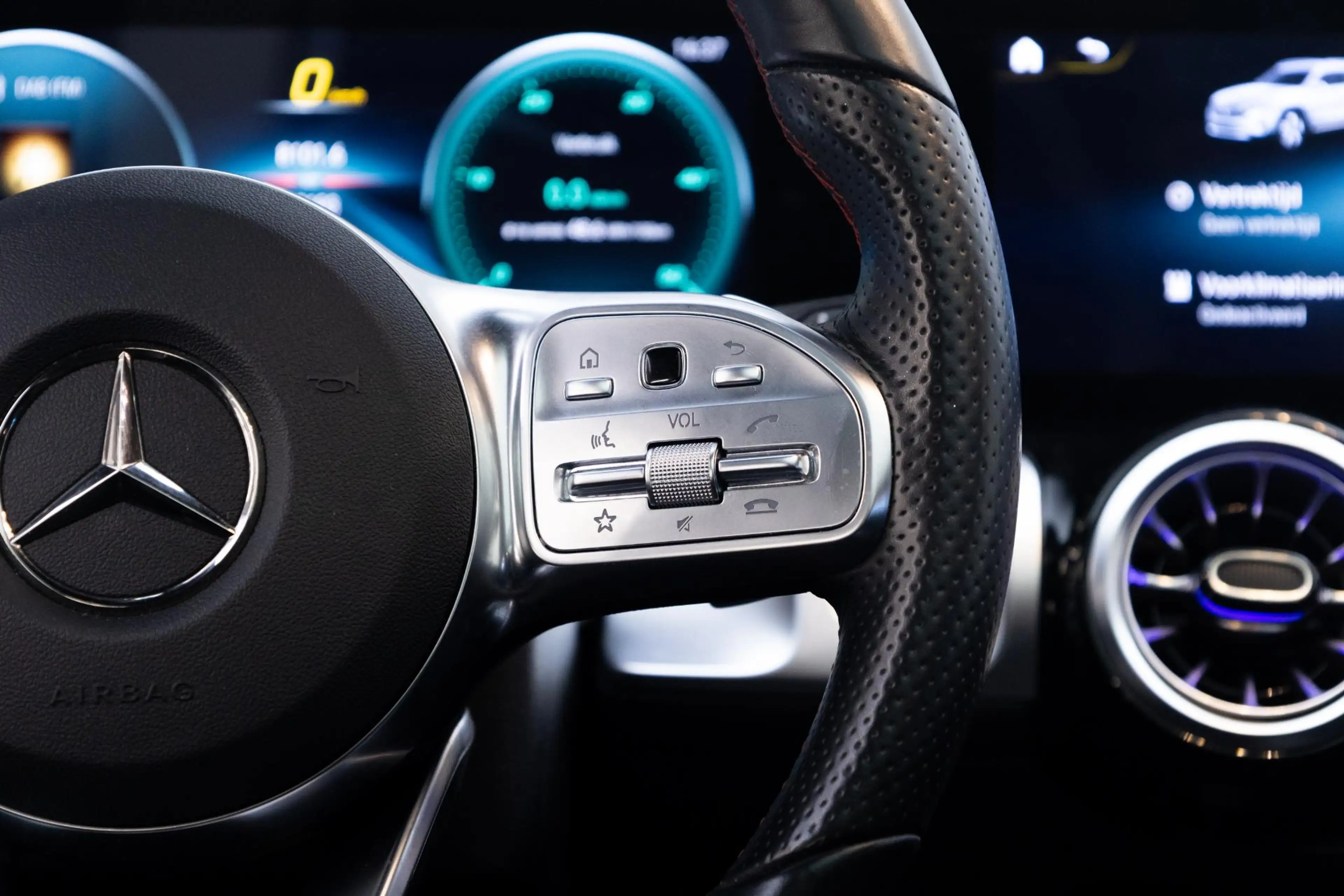 Mercedes-Benz EQB 300 4MATIC AMG Line 7p. 67 kWh | Night | Panoramadak | — photo 15