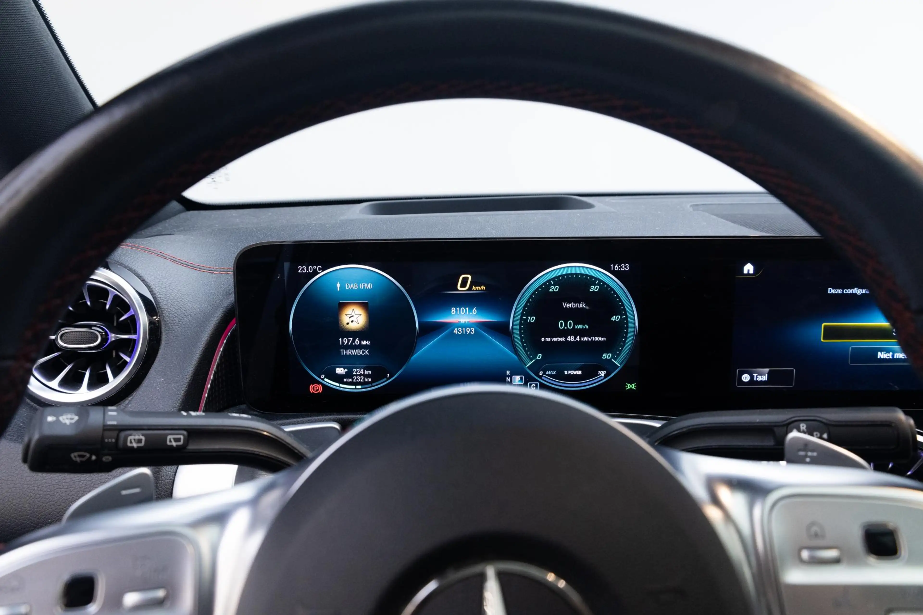 Mercedes-Benz EQB 300 4MATIC AMG Line 7p. 67 kWh | Night | Panoramadak | — photo 13