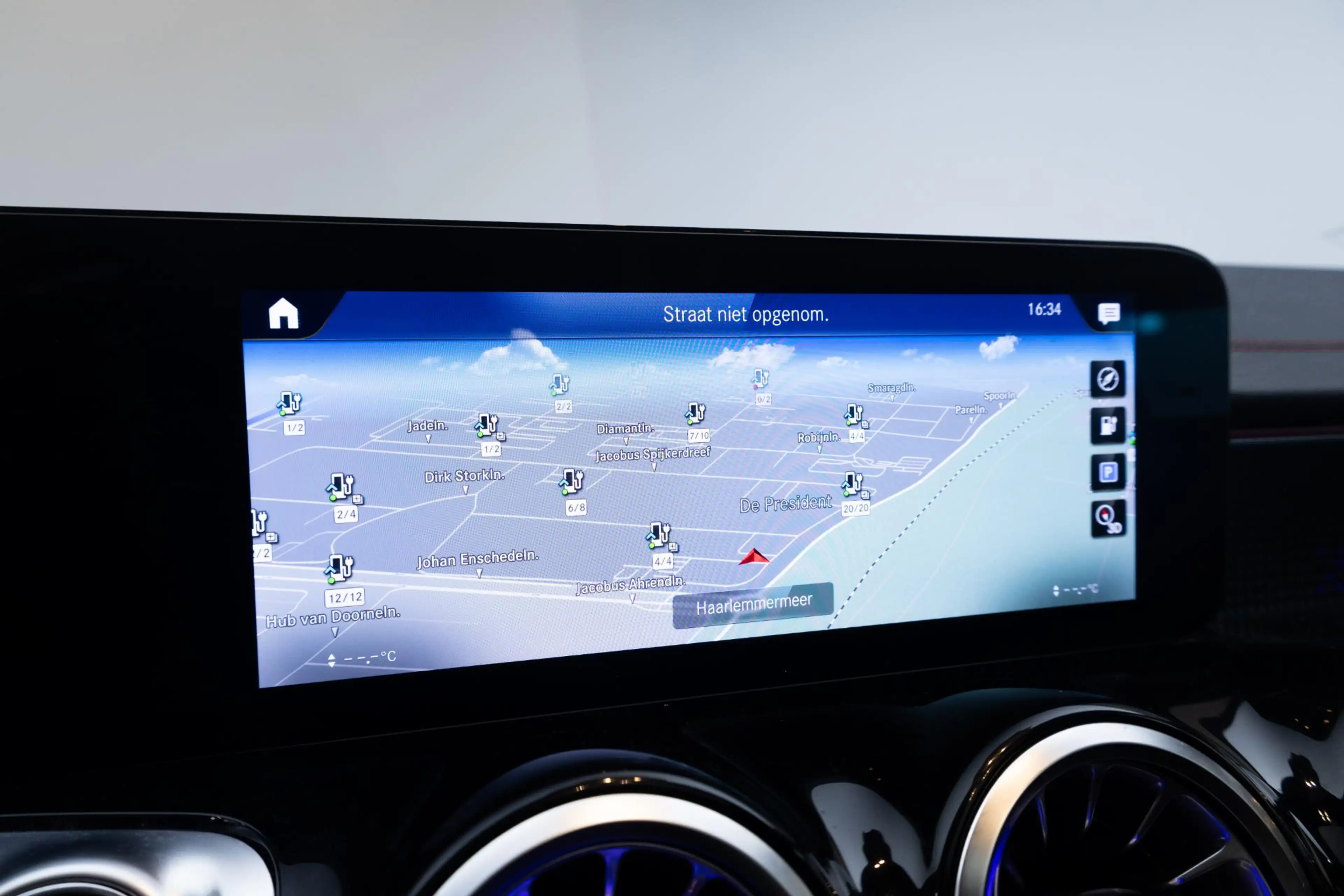 Mercedes-Benz EQB 300 4MATIC AMG Line 7p. 67 kWh | Night | Panoramadak | — photo 10