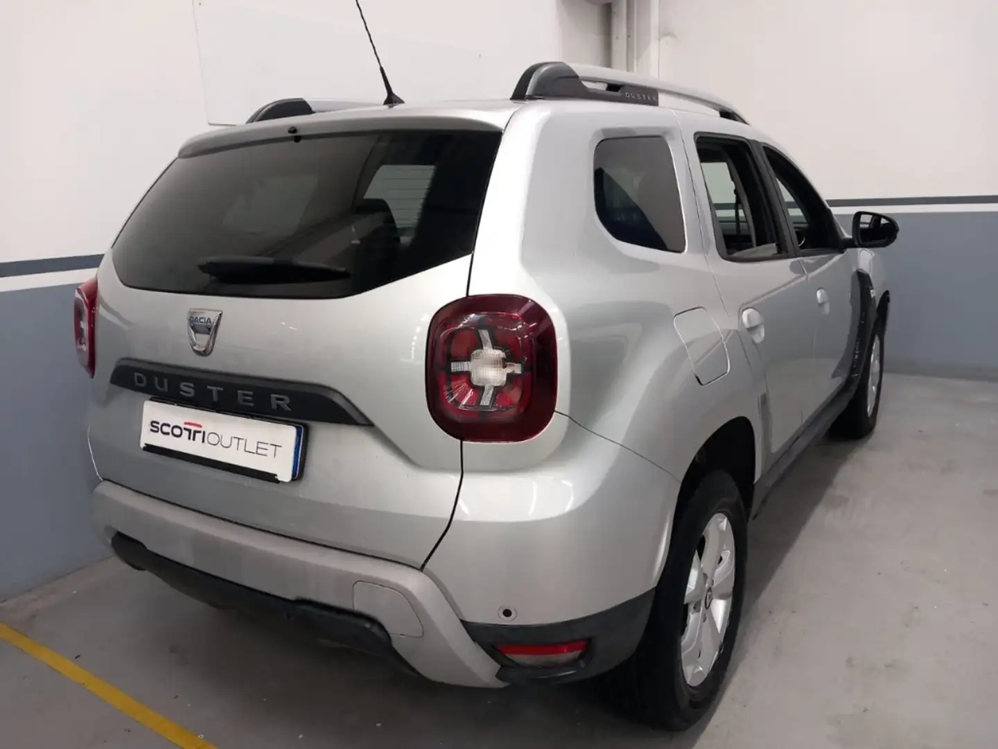 Dacia Duster 1.5 dci Comfort 4x2 s&amp;s 110cv Argent - 2