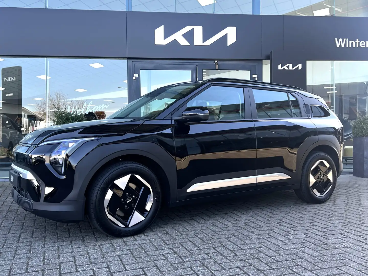 Kia EV3 Air 58.3 kWh Op voorraad, direct leverbaar! Tot 10 Zwart - 1
