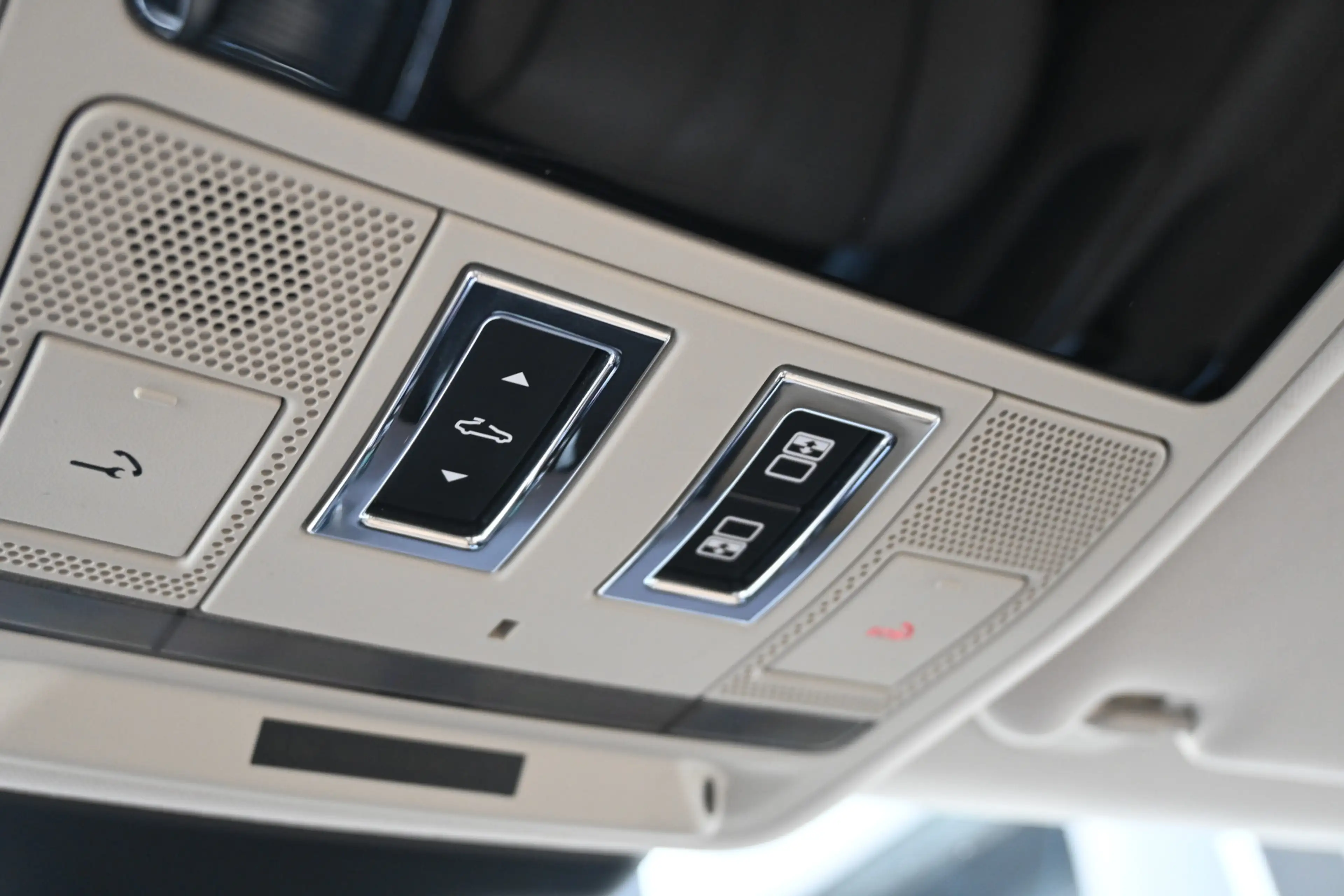 Jaguar XJ 3.0 D Premium Luxury — photo 35