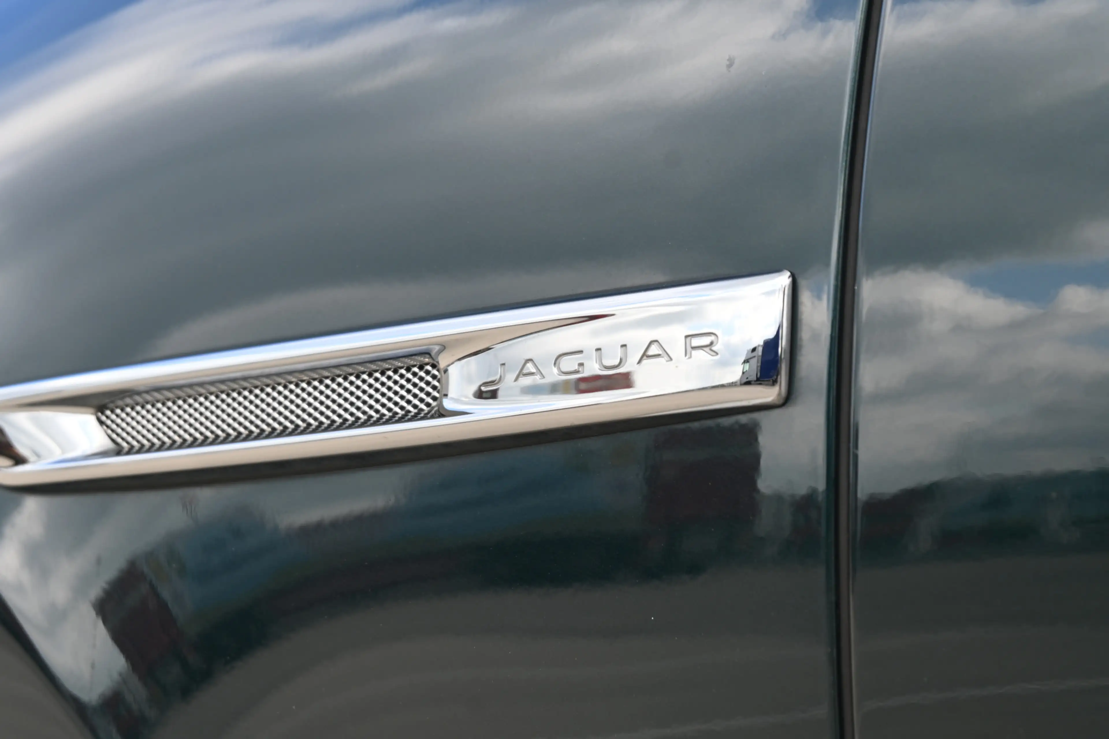 Jaguar XJ 3.0 D Premium Luxury — photo 13