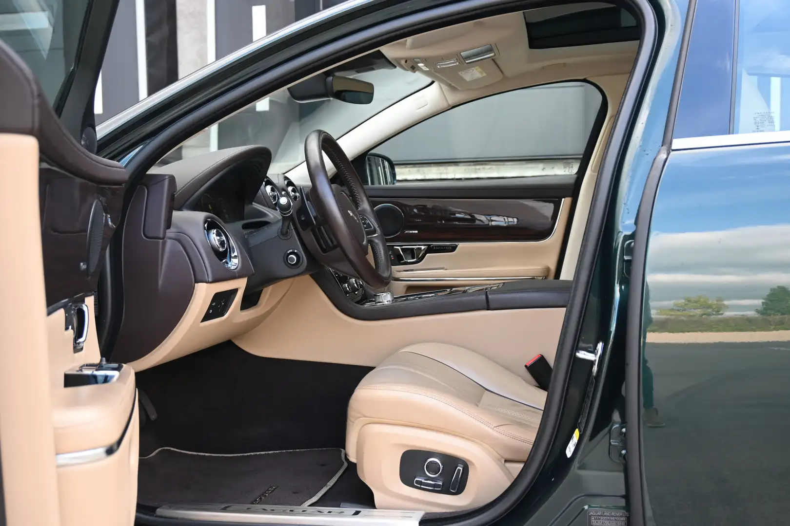 Jaguar XJ 3.0 D Premium Luxury Vert - 2