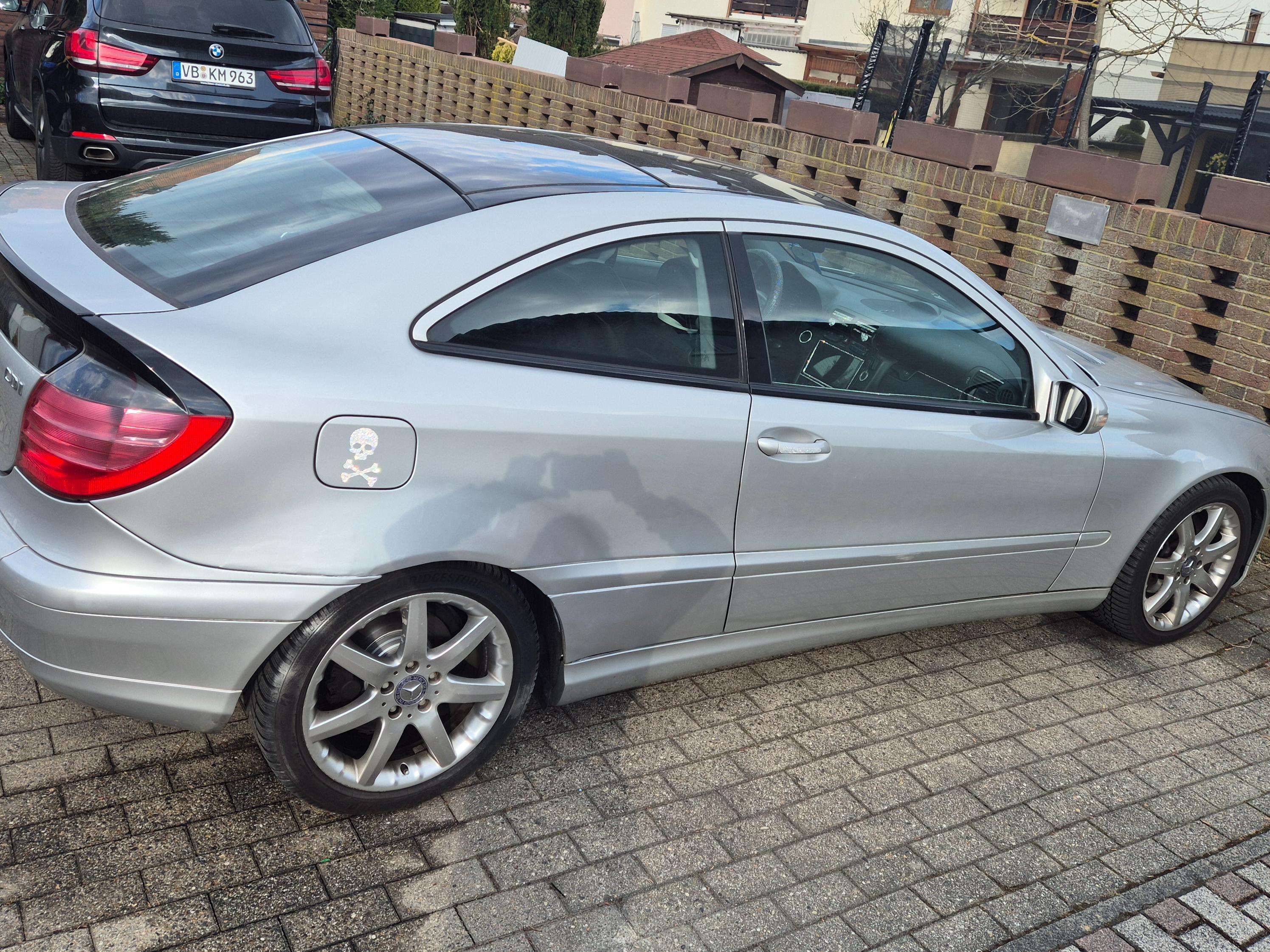 Second hand Mercedes Benz 220 