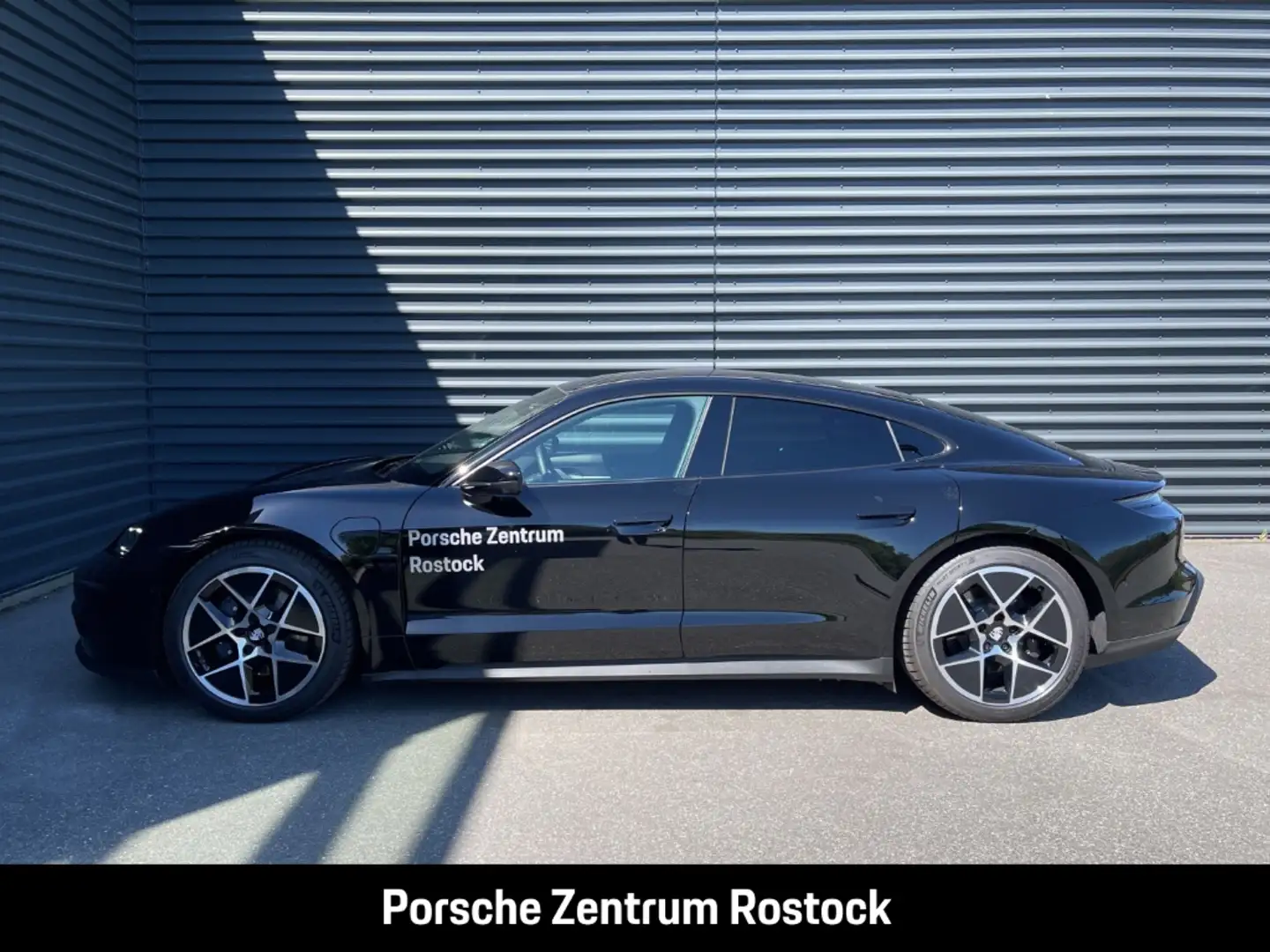 Porsche Taycan Surround-View BOSE Performancebatterie+ Černá - 2