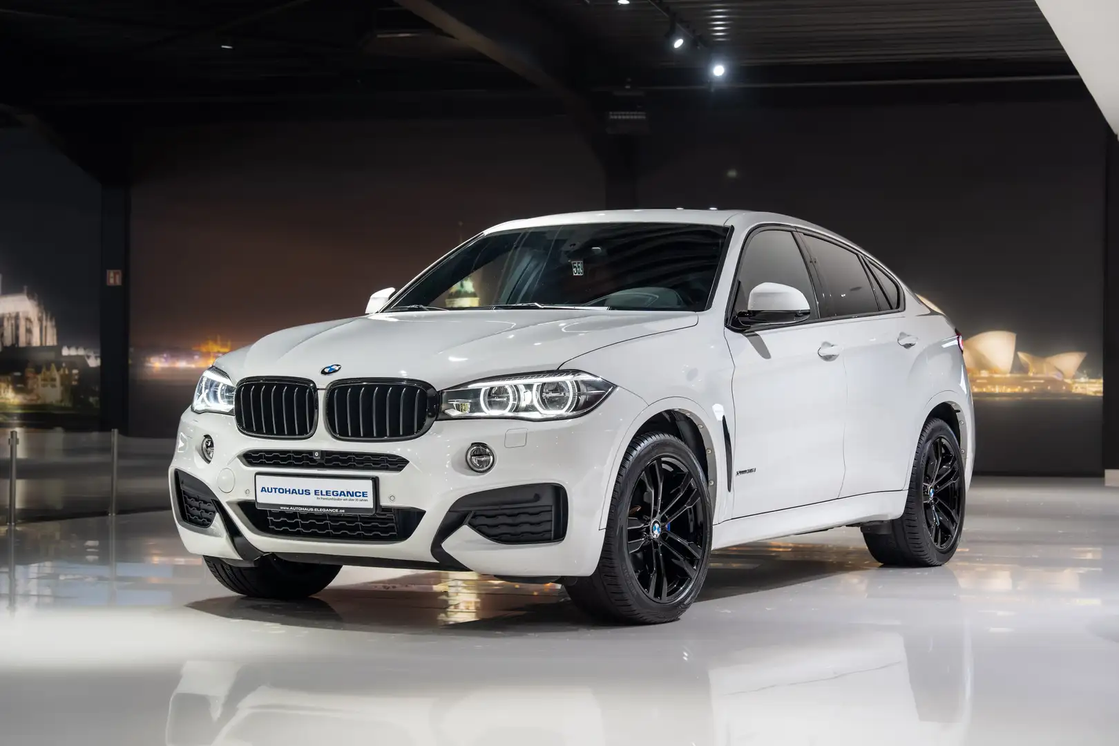 BMW X6 xDrive 35 i*M SPORT-PAKET*H-UP*BI-XENON*LEDER Weiß - 1