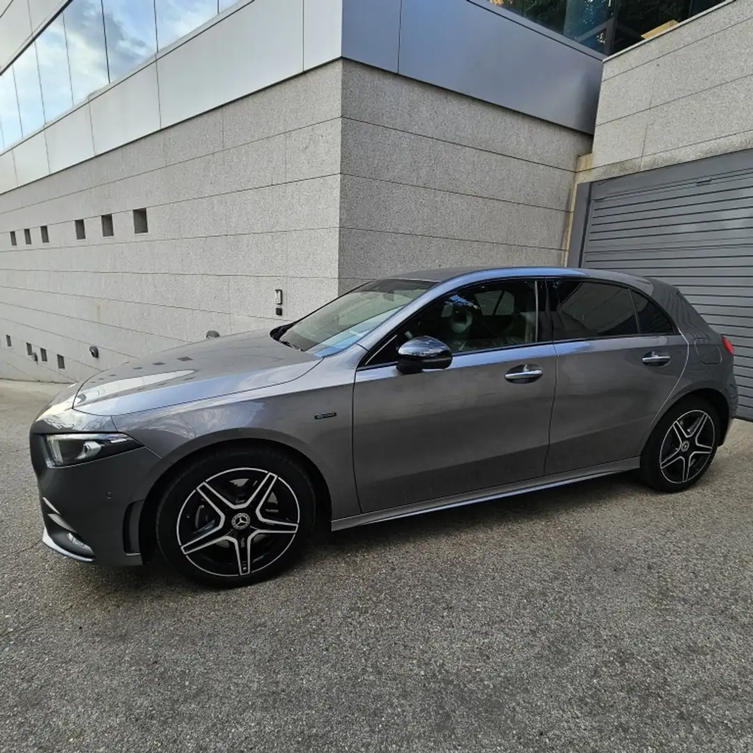 Mercedes-Benz A 250 250e 8G-DCT Gris - 2
