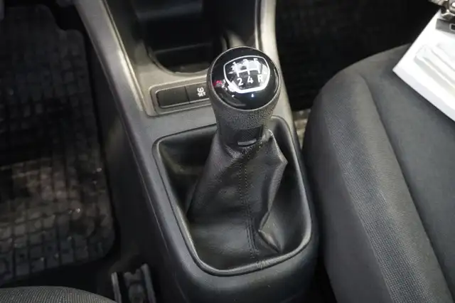 Volkswagen up! view 15