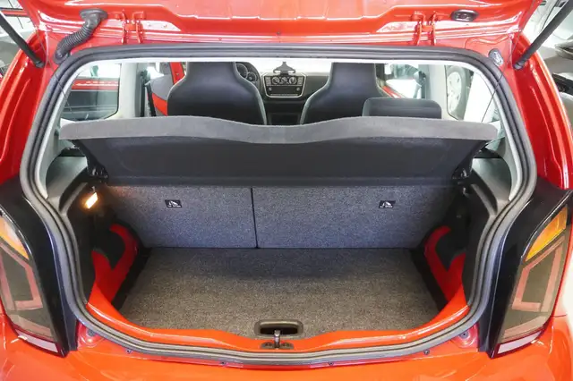 Volkswagen up! view 10