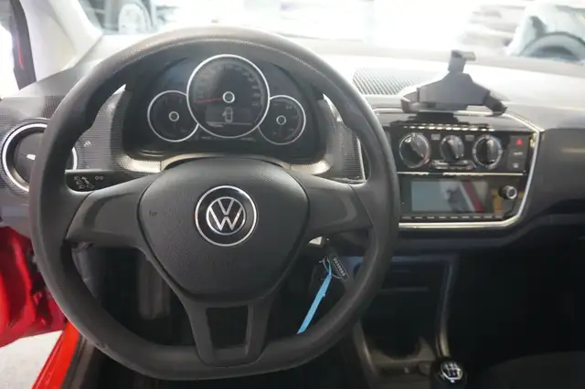Volkswagen up! view 11