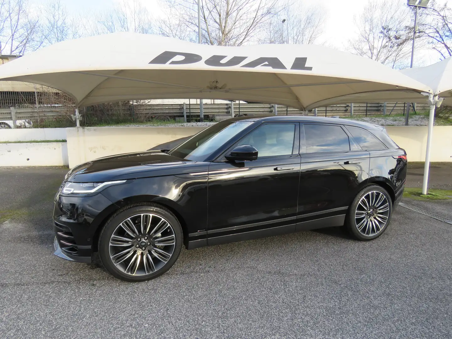 Land Rover Range Rover Velar 2.0 i4 R-Dynamic SE 240cv 59.000Km! Nero - 1