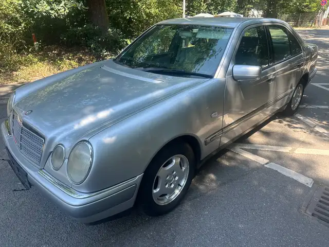 Mercedes-Benz E 230 Automatik! Elegance!