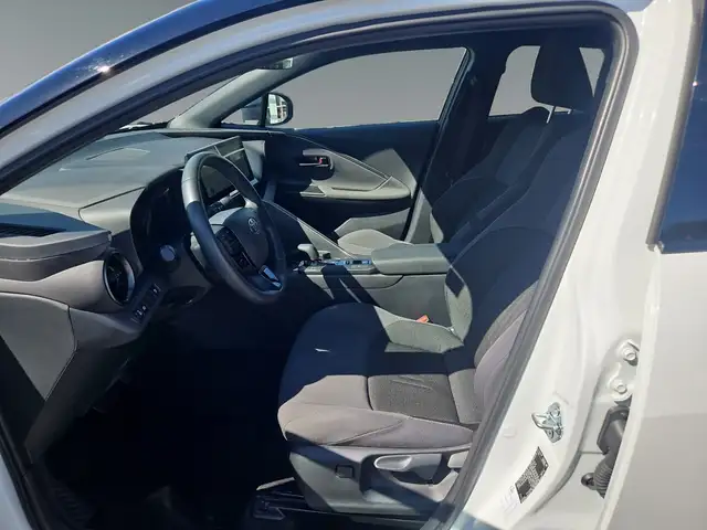 Toyota C-HR view 10