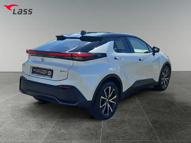 Toyota C-HR view 6