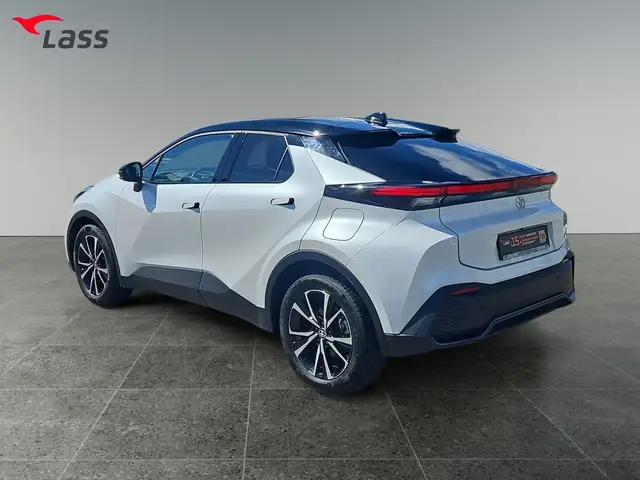 Toyota C-HR view 4