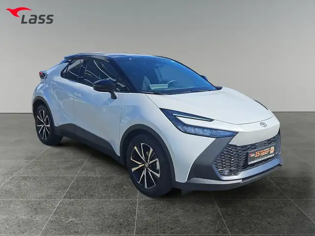 Toyota C-HR view 8
