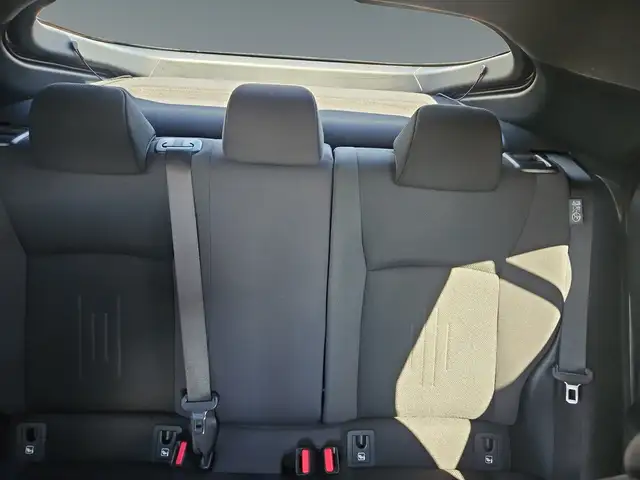 Toyota C-HR view 14