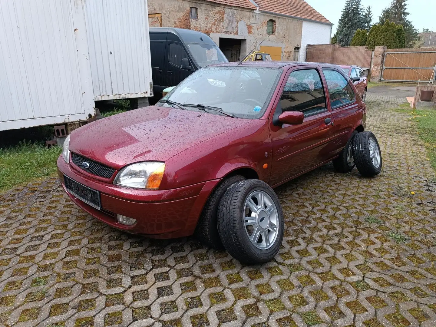 Ford Fiesta 1.25 Ghia Kırmızı - 1