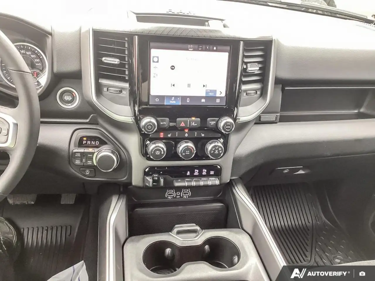 RAM 1500 снимка RAM 1500