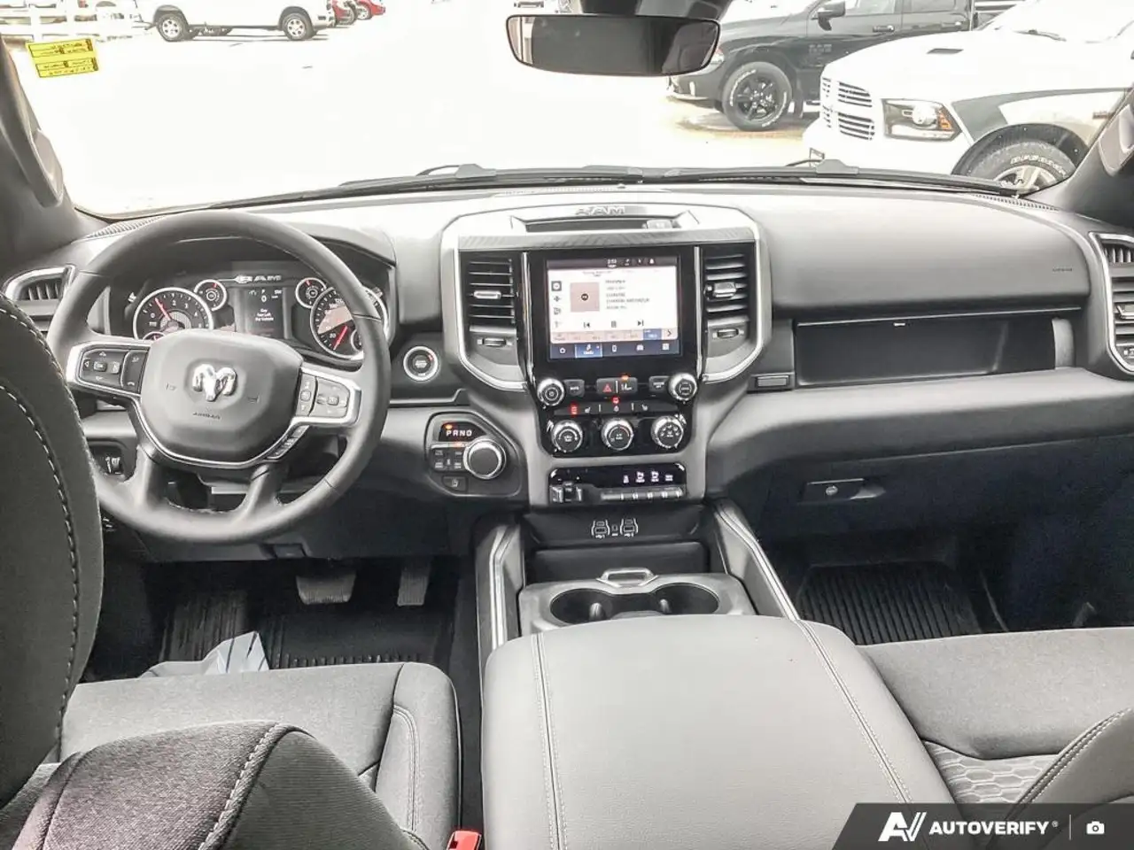 RAM 1500 снимка RAM 1500