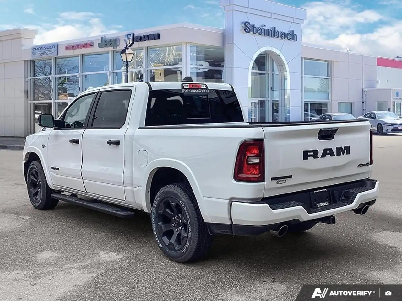 RAM 1500 снимка RAM 1500