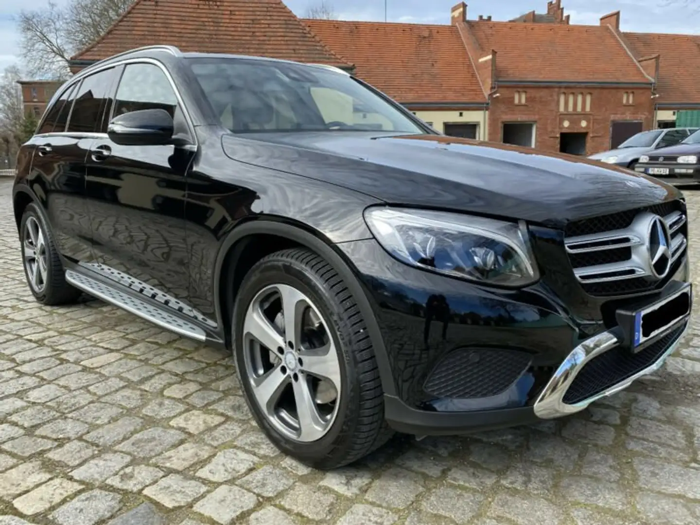 Mercedes-Benz GLC 250 d 4Matic 9G-TRONIC AMG Line Чорний - 1