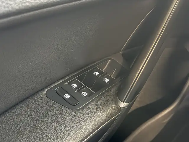 Volkswagen Golf view 20