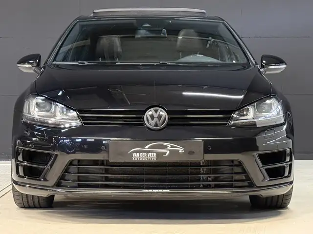 Volkswagen Golf view 4