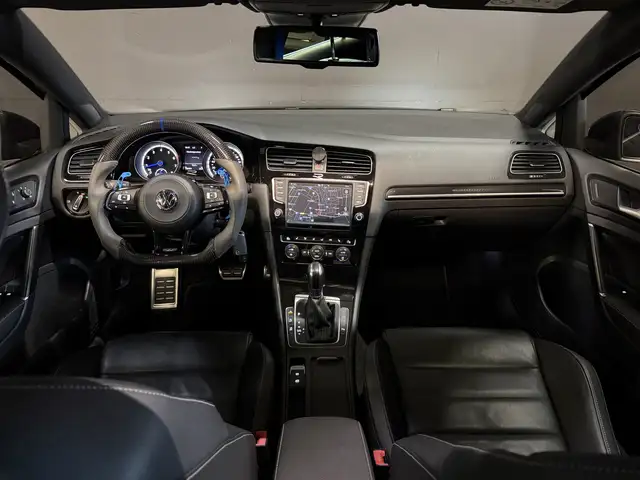 Volkswagen Golf view 2