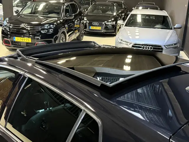 Volkswagen Golf view 6