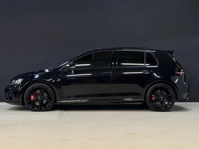 Volkswagen Golf view 3