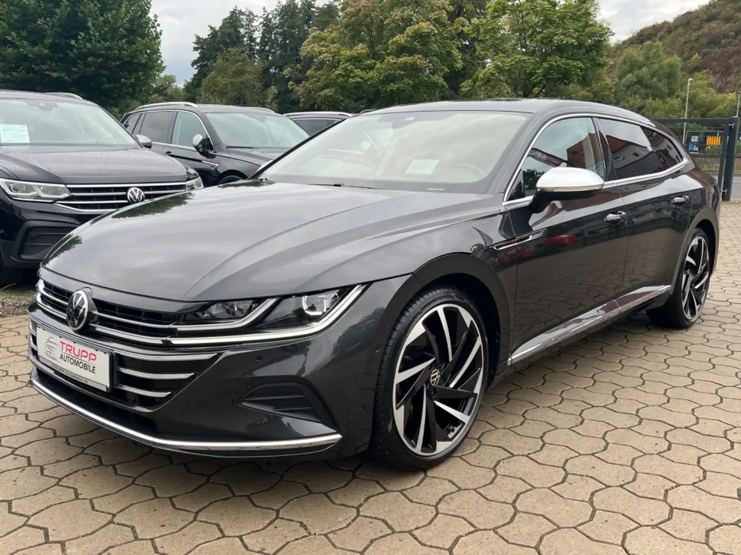 Volkswagen Arteon SB/MATRIX/STANDH/360°/HUD/PANO/AHK/HARMAN Grau - 2