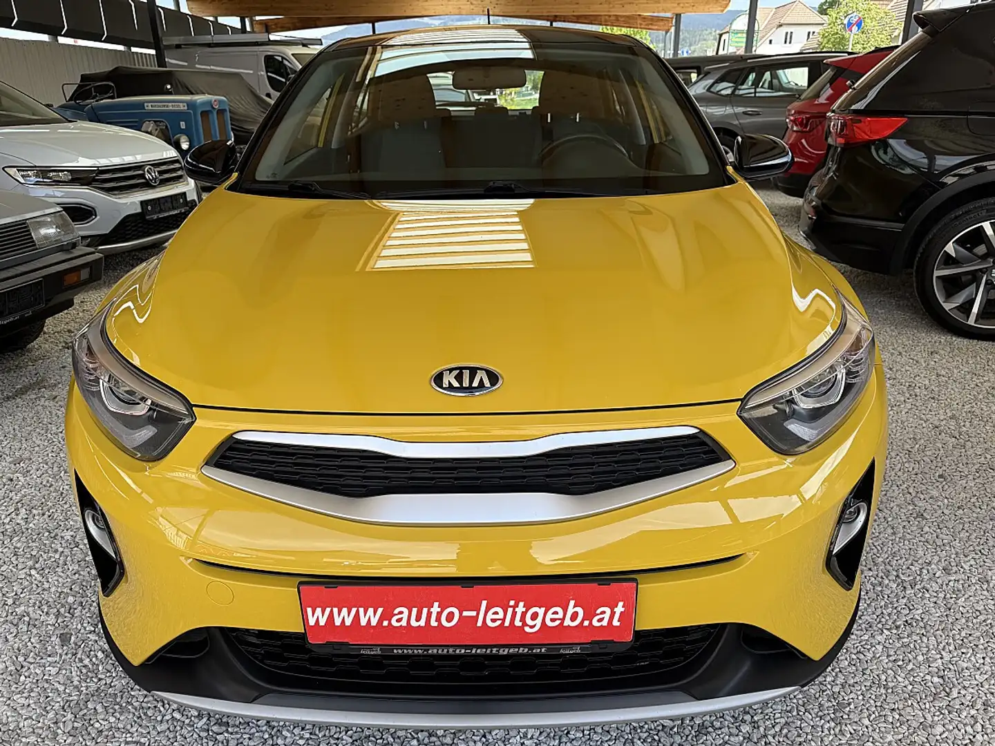 Kia Stonic 1,6 CRDI SCR ISG Titan Gelb - 2