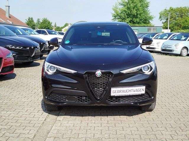 Alfa Romeo Stelvio Sprint Q4 #AssistenzPaket #AppleCarPlay