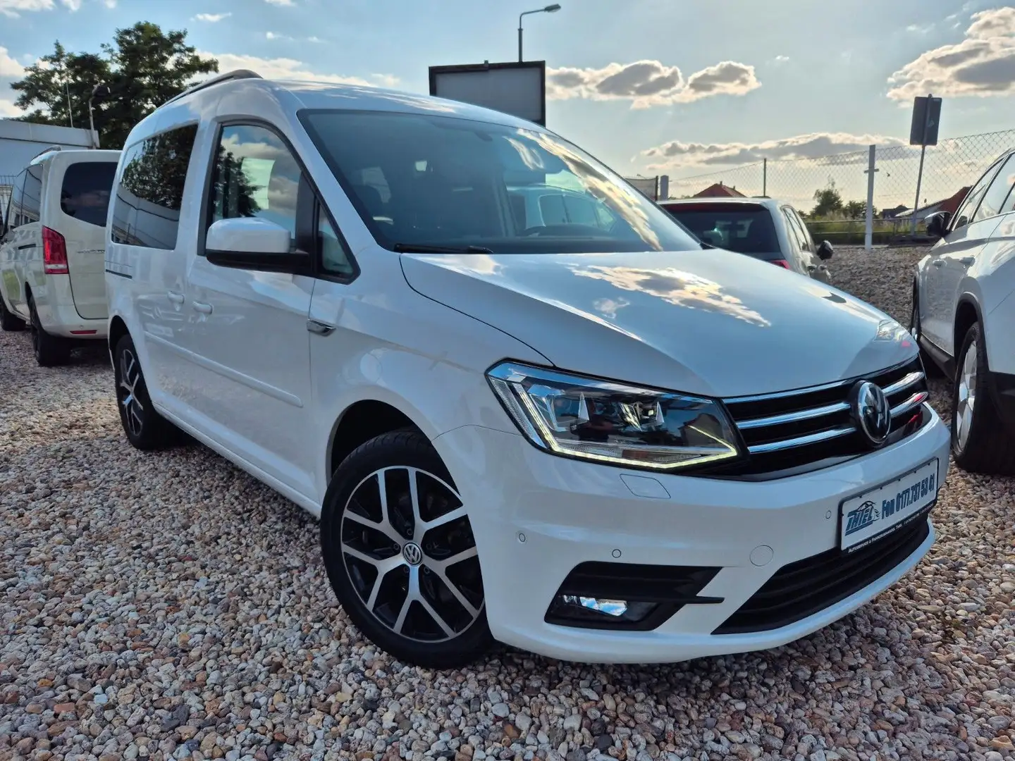 Volkswagen Caddy PKW Comfortline 5-Si Xen Kamera DAB DSG Weiß - 1