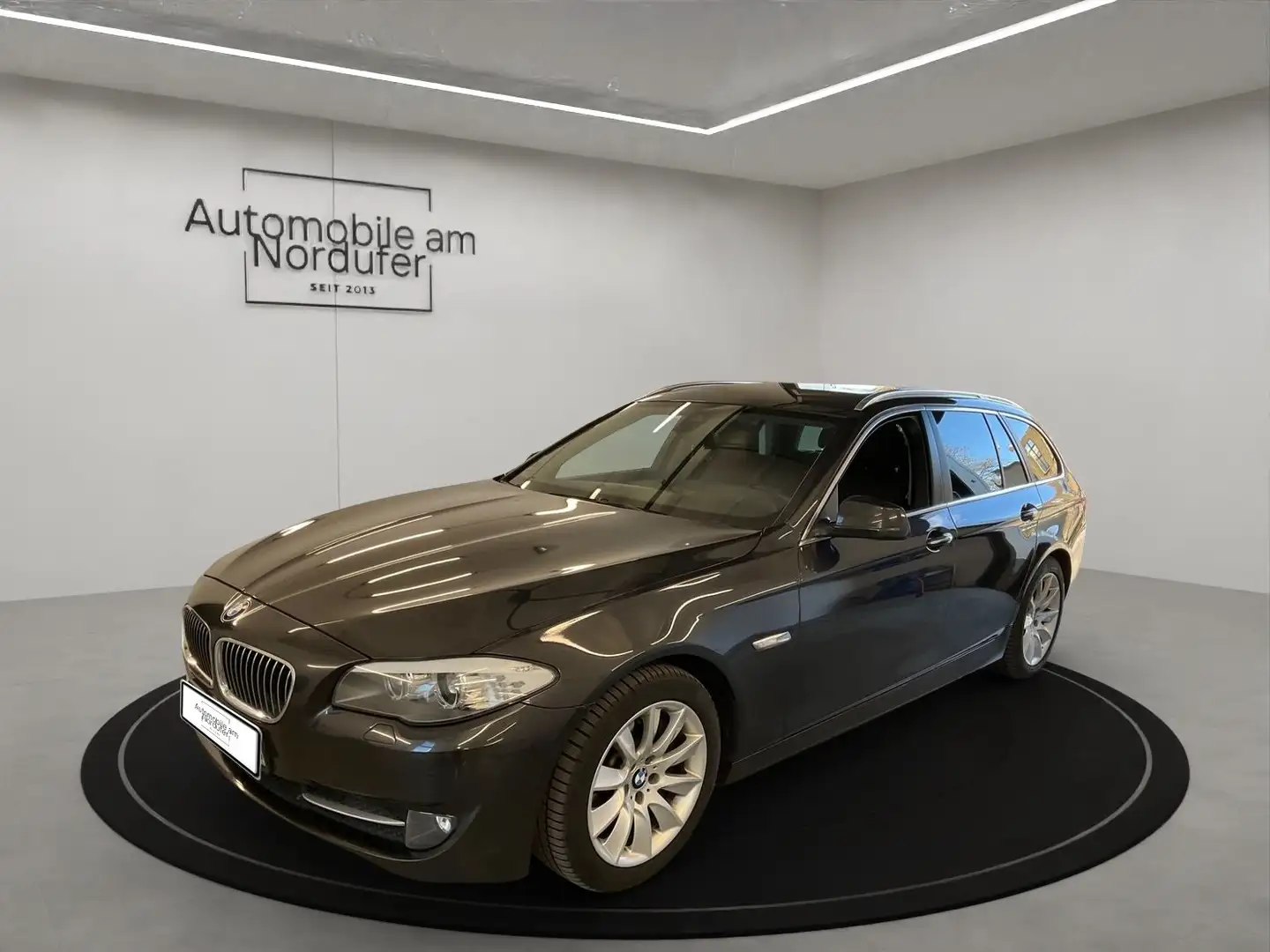 BMW 530 d touring-2Hand-Scheckheft-Leder-Navi-AHK-BiXenon Grau - 1