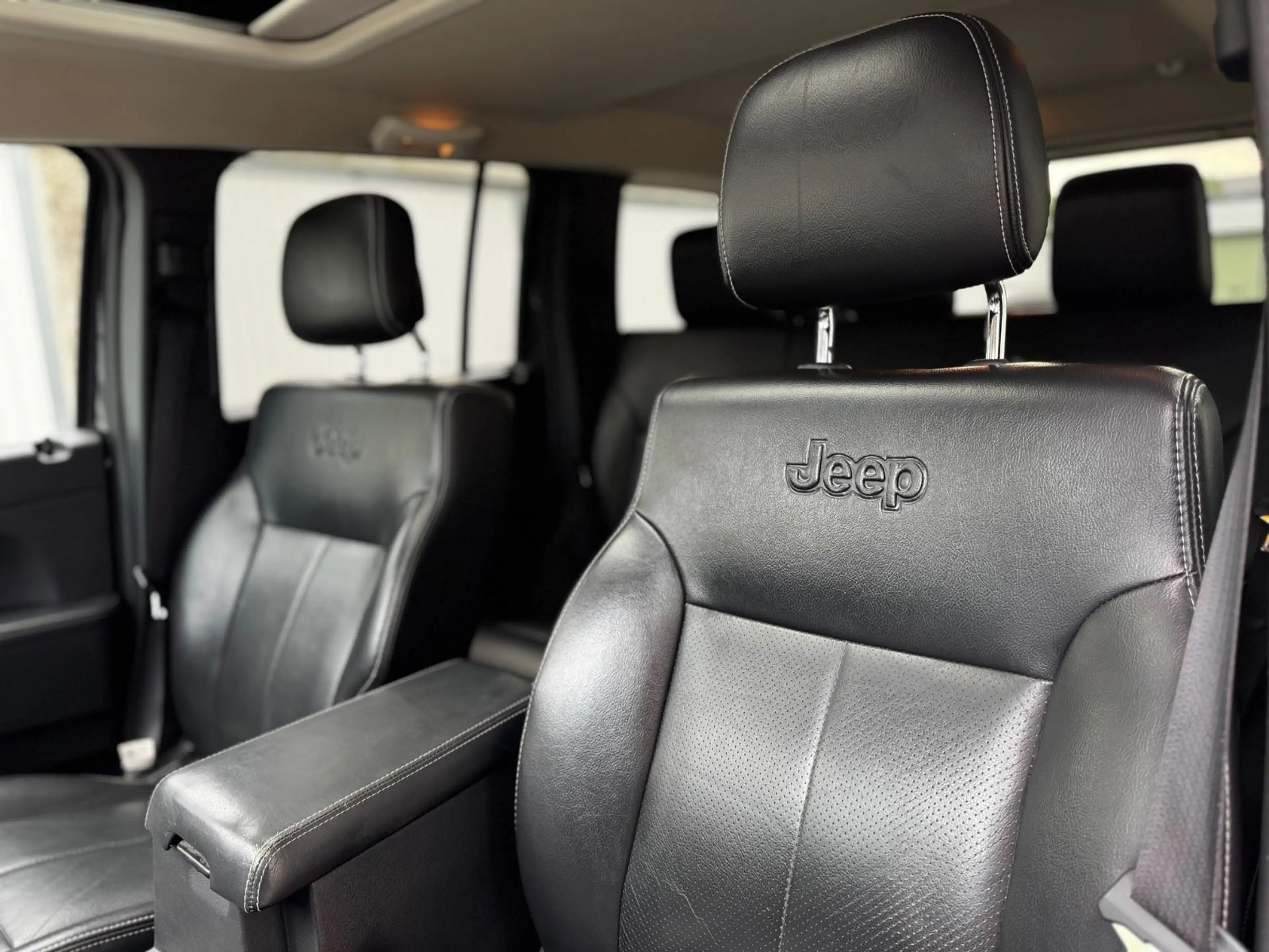 Jeep Cherokee Exclusive-Paket Plus — photo 13