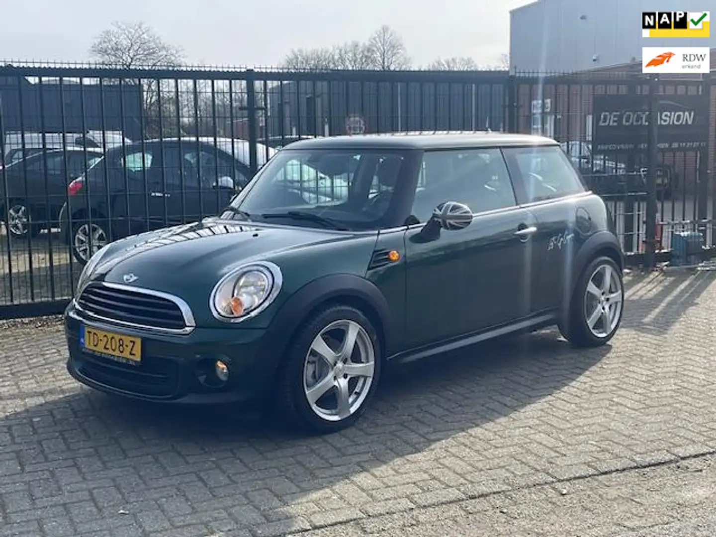 MINI One Mini 1.6 Pepper Baker Street 90.000km!! Groen - 1